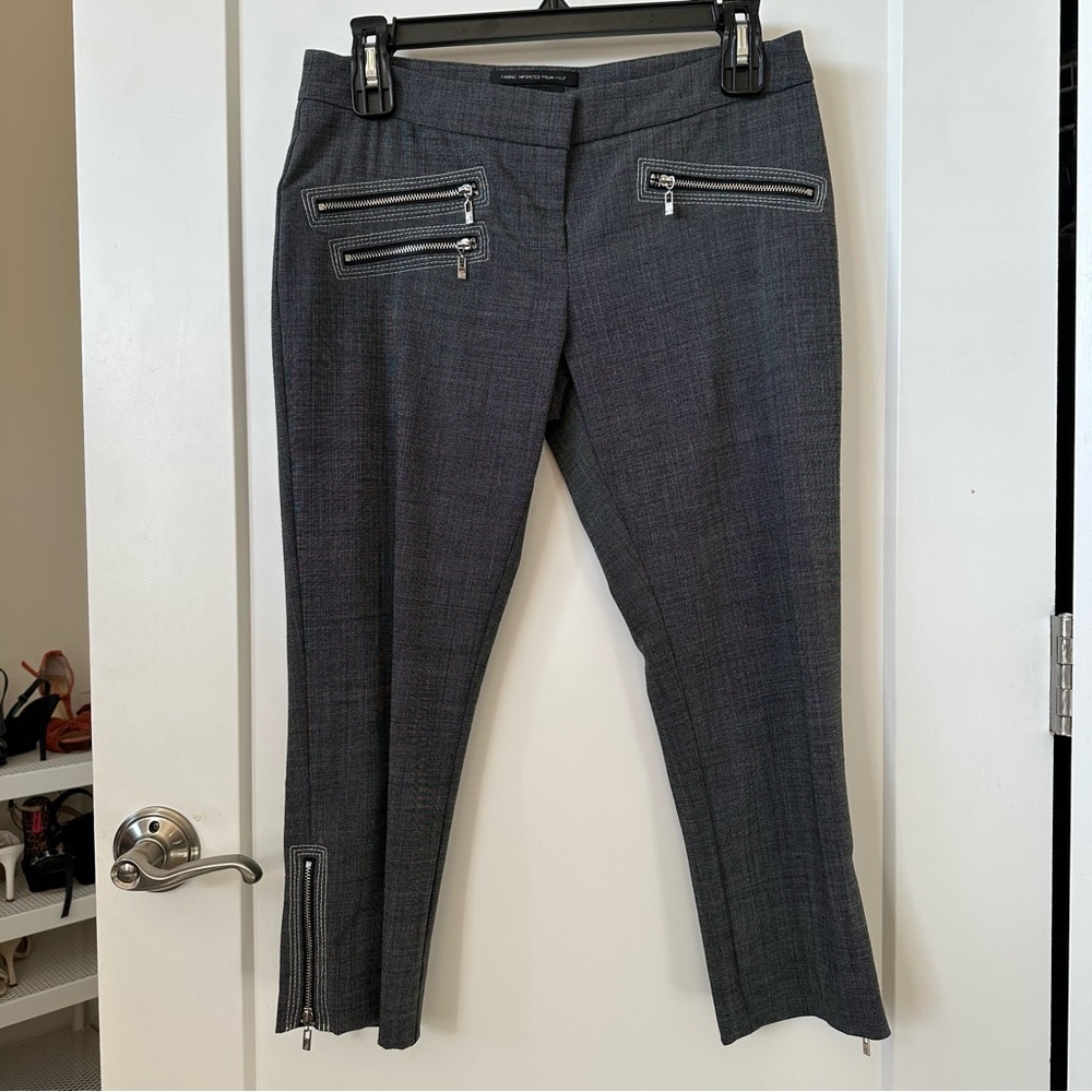 Bebe Grey Capri Cropped Pants with Zippers